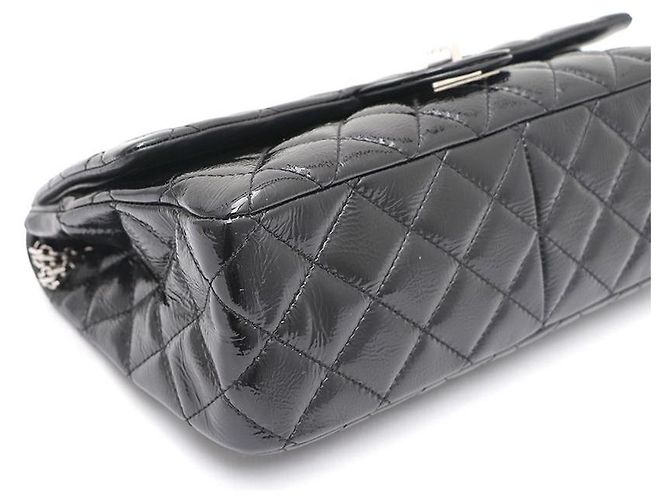 Chanel Vintage Schultertasche mit großer silberner Kette aus schwarzem Lackleder - Ansicht 6
