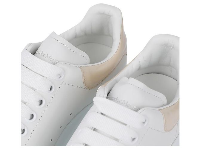 Alexander Mcqueen Sneakers Oversized Bianco - vista 9
