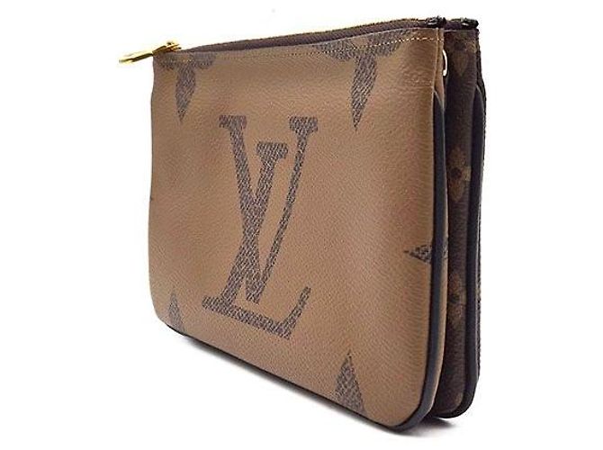Louis Vuitton Pochette Double Monogram Castaño - vista 2
