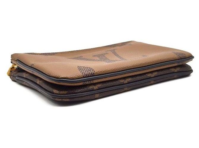 Louis Vuitton Pochette Double Monogram Castaño - vista 5