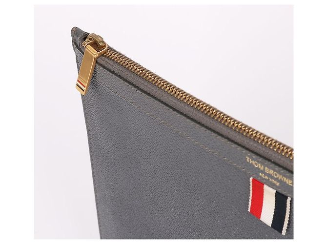 Thom Browne Pochette à rayures grise Taille M Marron - vue 6