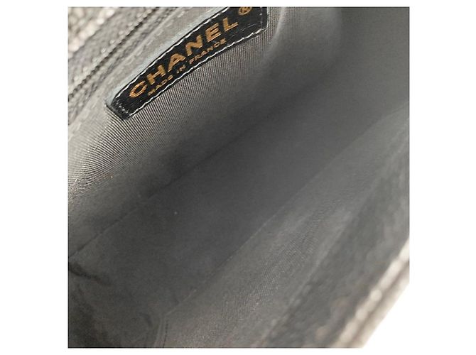 Chanel Borsa Boy Caviar Gold New Medium a Spalla Nero - vista 10