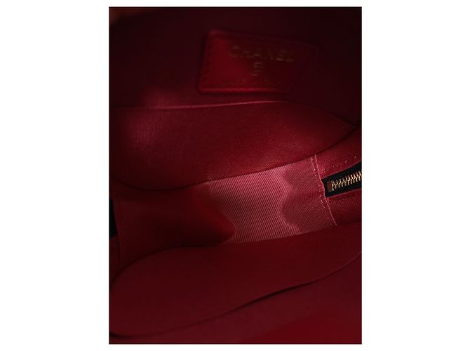 Chanel Borsa a tracolla rotonda con croce running e catena dorata in pelle di agnello nera Nero - vista 4