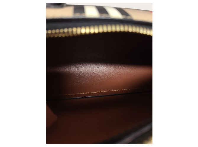 Burberry Borsa cilindrica con tracolla in tela Icon Stripe Marrone - vista 5