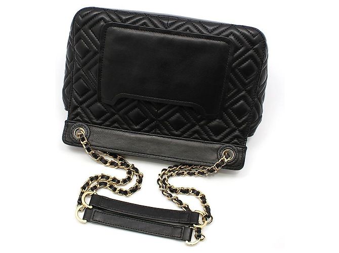 Tory Burch Bolsa de ombro Marion em couro acolchoado preto com corrente dourada - vista 4