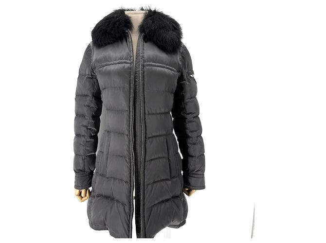 Prada Langer gesteppter Daunenmantel aus Re-Nylon mit Triangle-Logo Braun - Ansicht 3