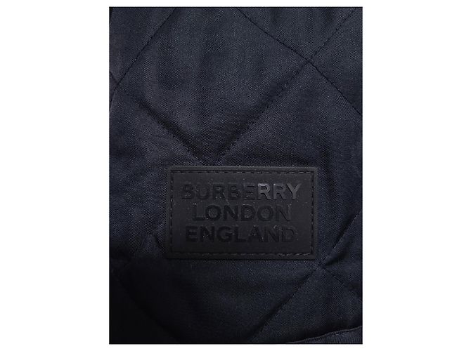 Burberry Mit Diamantsteppung und Cordkragen in Mitternachtsblau - Ansicht 3