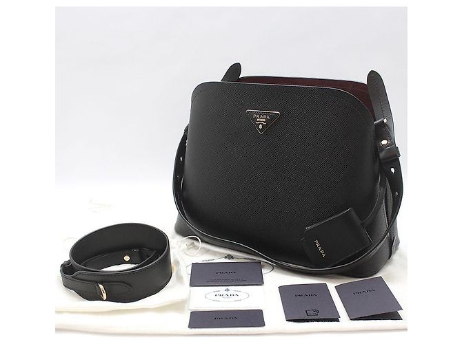 Prada Borsa a tracolla Martini Medium in Saffiano nero con finiture dorate - vista 2