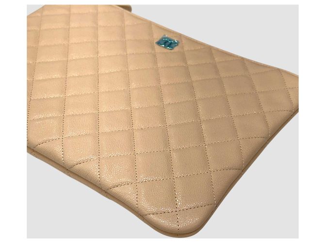 Timeless Chanel Clutch Classic Medium Rosa Beige Caviar con Chip Marrone - vista 3