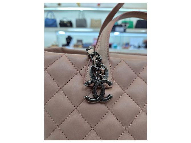 Chanel Borsa shopper in pelle di agnello della serie borsa a tracolla Rosa - vista 16