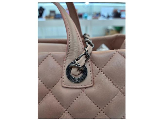 Chanel Borsa shopper in pelle di agnello della serie borsa a tracolla Rosa - vista 17