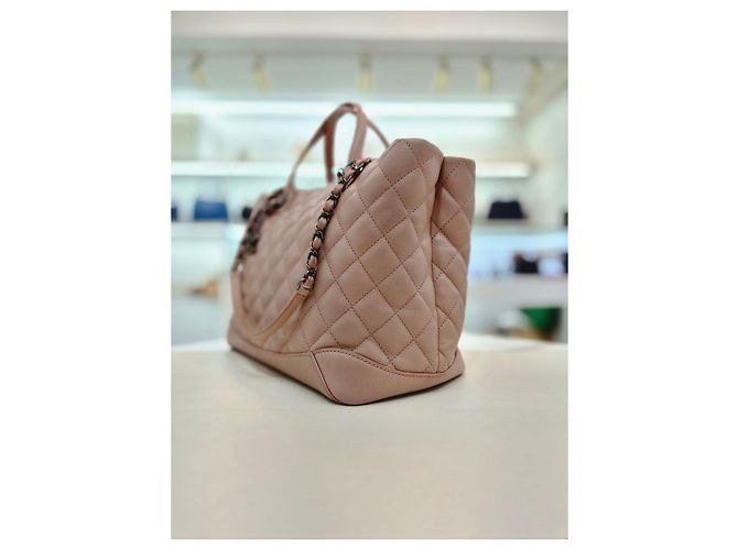 Chanel Borsa shopper in pelle di agnello della serie borsa a tracolla Rosa - vista 3