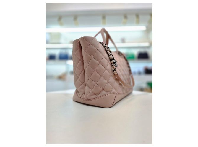 Chanel Borsa shopper in pelle di agnello della serie borsa a tracolla Rosa - vista 4