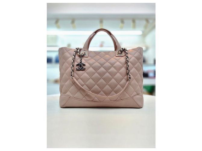 Chanel Borsa shopper in pelle di agnello della serie borsa a tracolla Rosa - vista 8