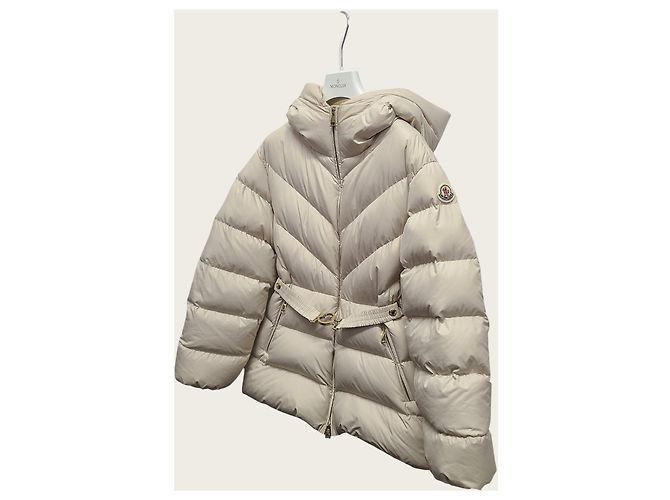 Moncler Chaqueta corta acolchada beige con capucha y cinturón Castaño - vista 2