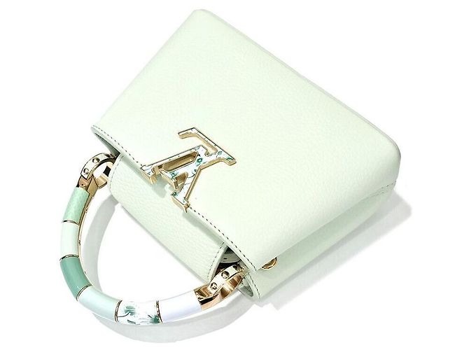 Louis Vuitton Capucines Mini Verde - vista 3