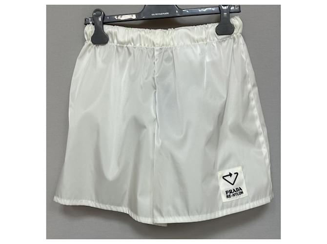 Prada Short de gabardina de Re-Nylon Plata - vista 2