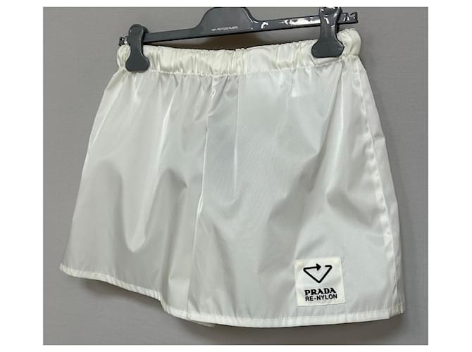 Prada Short de gabardina de Re-Nylon Plata - vista 5