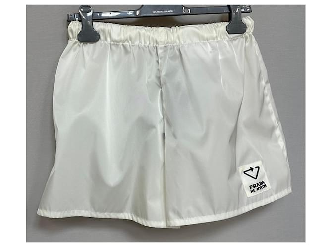 Prada Short de gabardina de Re-Nylon Plata - vista 6