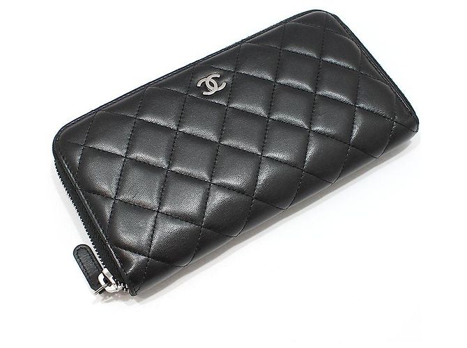 Chanel Portafoglio lungo classico in agnello nero con zip argentata - vista 3