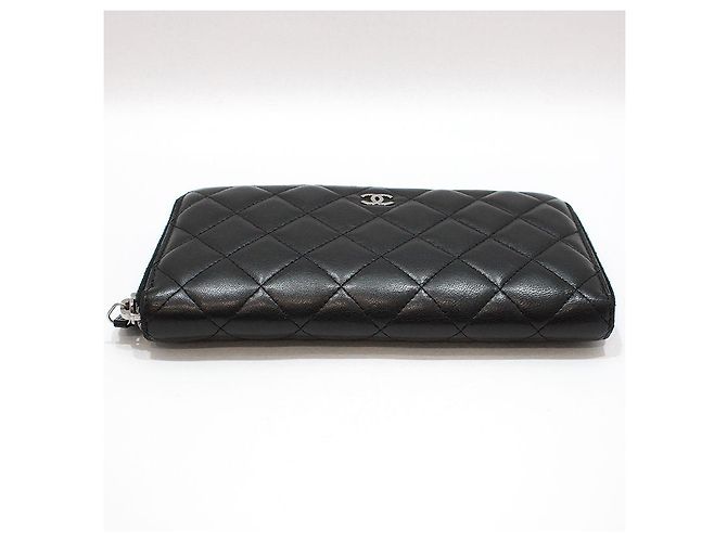 Chanel Portafoglio lungo classico in agnello nero con zip argentata - vista 5