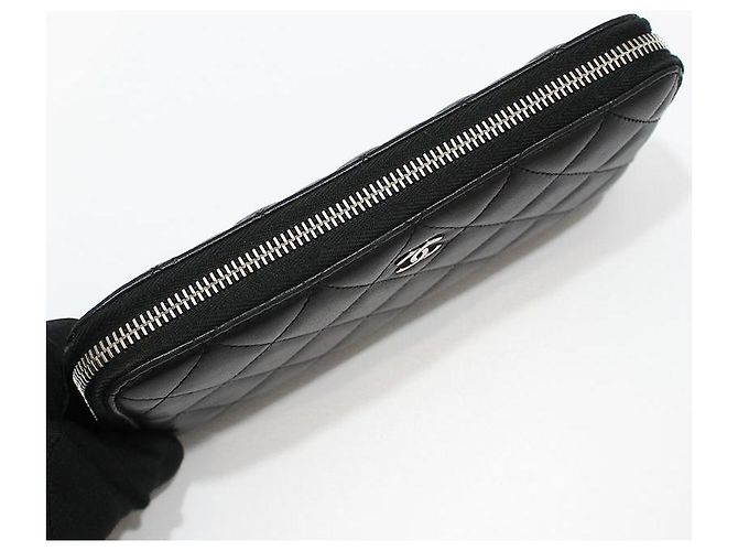 Chanel Portafoglio lungo classico in agnello nero con zip argentata - vista 6