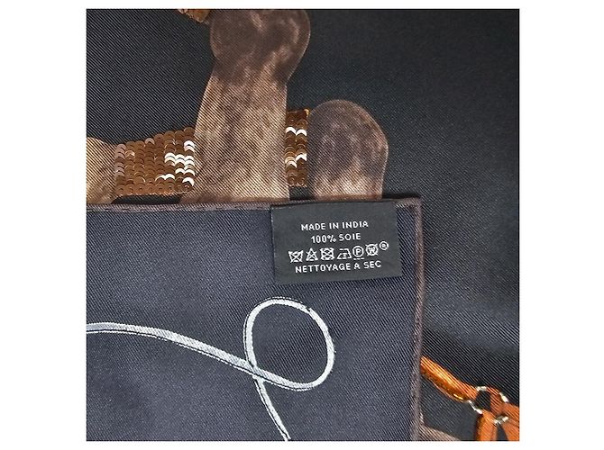 Hermès Sciarpa quadrata in seta da donna Grand Galop con ricami in perline di vetro Multicolore - vista 11