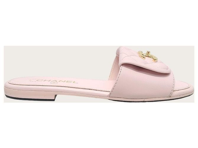 Chanel Mule e pantofola trapuntata in agnello rosa con chiusura a vite dorata - vista 2