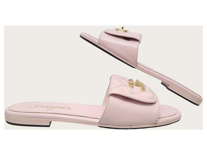 Chanel Mule e pantofola trapuntata in agnello rosa con chiusura a vite dorata - vista 5