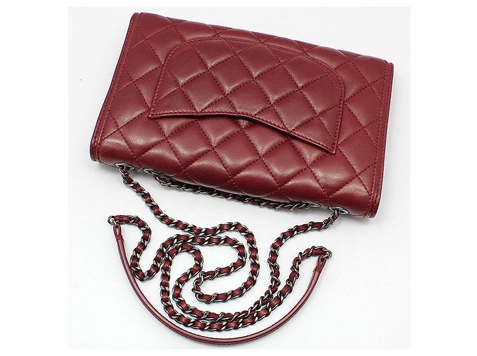 Chanel Borsa a tracolla e crossbody Classic Logo in agnello rosso ruthenium - vista 4