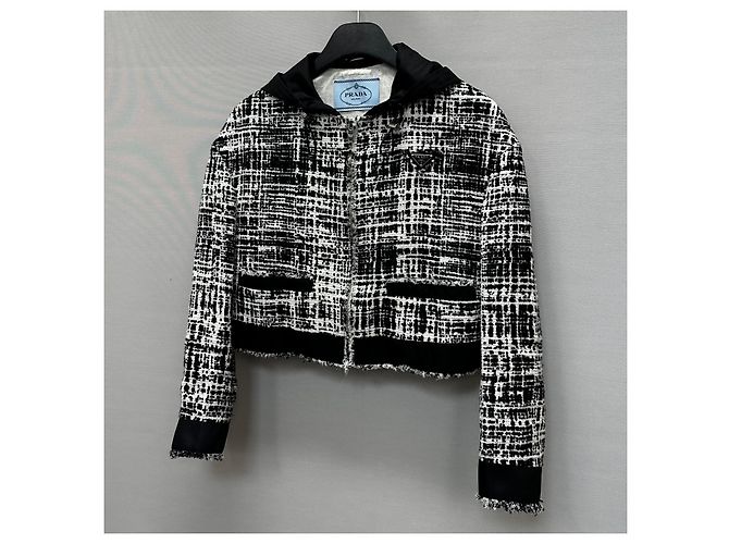 Prada Tweed-Kapuzenjacke mit Dreieckslogo vorne Braun - Ansicht 4