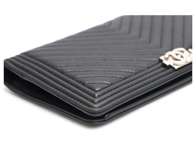 Chanel Cartera larga Boy de piel de cordero con chevron Negro - vista 12