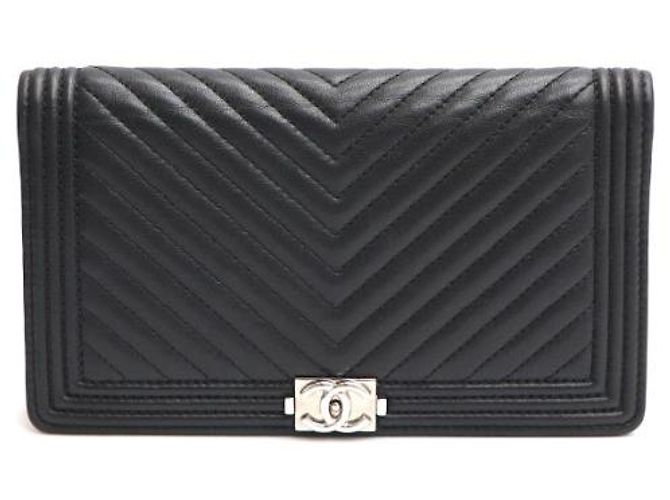 Chanel Cartera larga Boy de piel de cordero con chevron Negro - vista 8