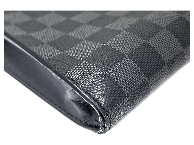 Louis Vuitton Clutch Graphite GM - vista 4