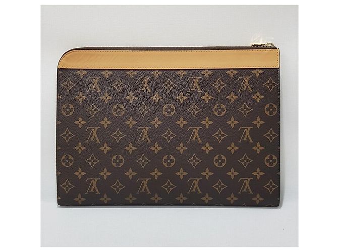 Louis Vuitton Pochette Jour Monogram Pouch Nero - vista 3