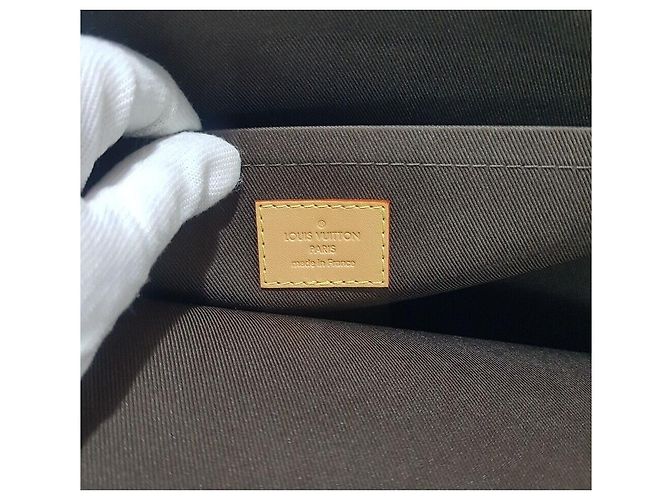 Louis Vuitton Pochette Jour Monogram Pouch Nero - vista 7