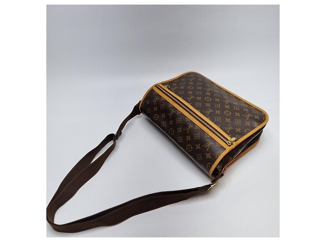 Louis Vuitton Borsa a tracolla Monogram Bosphore GM - vista 12