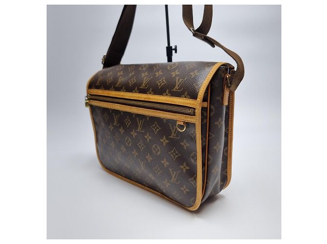 Louis Vuitton Borsa a tracolla Monogram Bosphore GM - vista 6