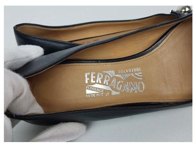 Salvatore Ferragamo Ballerine in pelle nera - vista 9