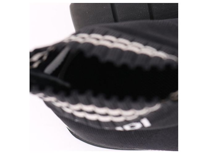 Fendi High-Top-Sneaker in Schwarz mit FF-Muster - Ansicht 10