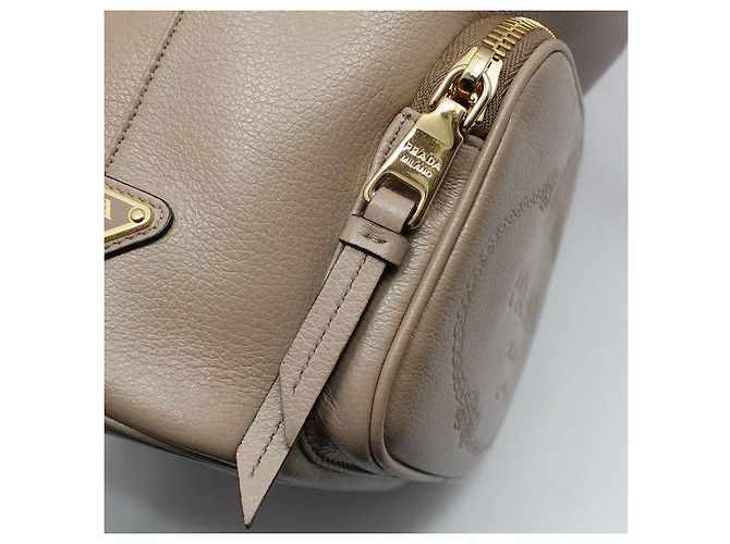 Prada Borsa a tracolla a secchiello duet in pelle di vitello Grace Marrone - vista 10