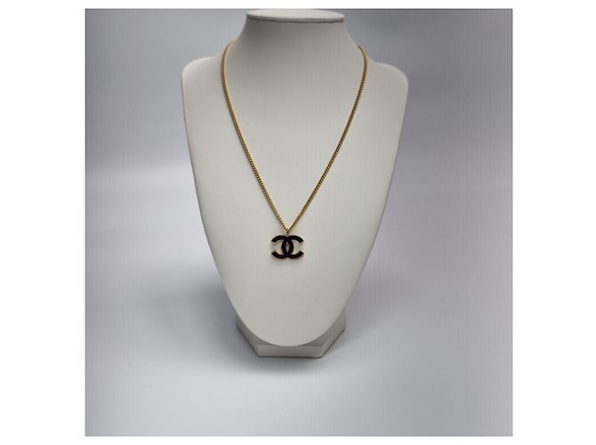 Chanel Collana con logo CC (Collana in Oro Nero) - vista 2