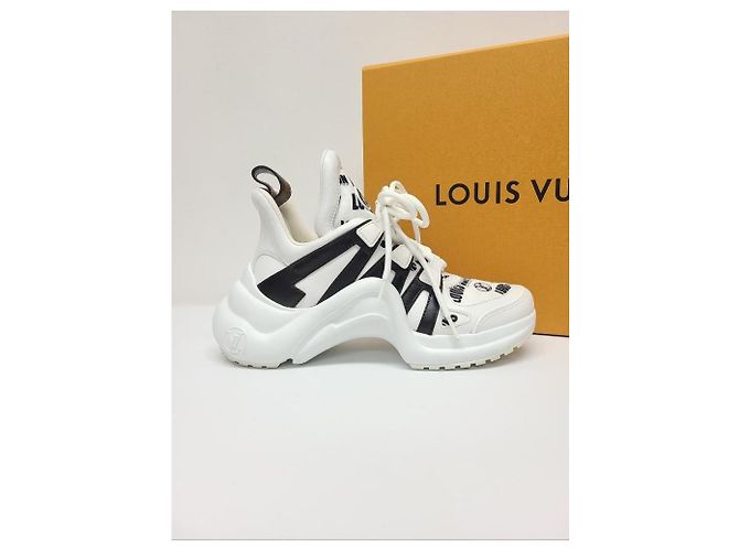 Louis Vuitton Sneakers Archlight in pelle bianca con scritte LV Bianco - vista 2