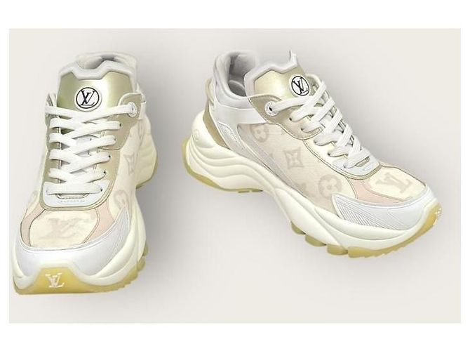 Louis Vuitton Sneakers Denim Run con monogramma beige e oro Marrone - vista 4