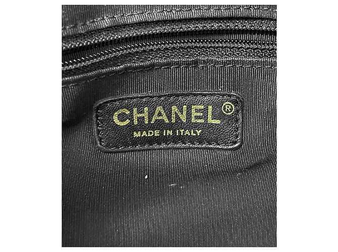 Chanel Black Quilted CC Bucket Bag Schwarz - Ansicht 13