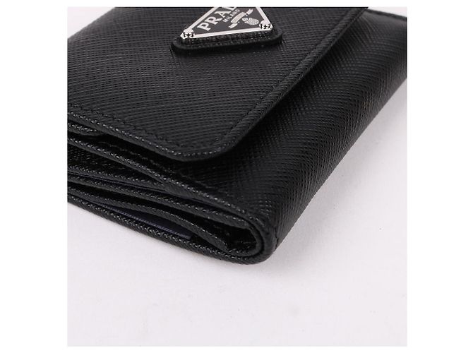 Saffiano Prada Portafoglio da donna con patta senza logo Triangle Nero - vista 8