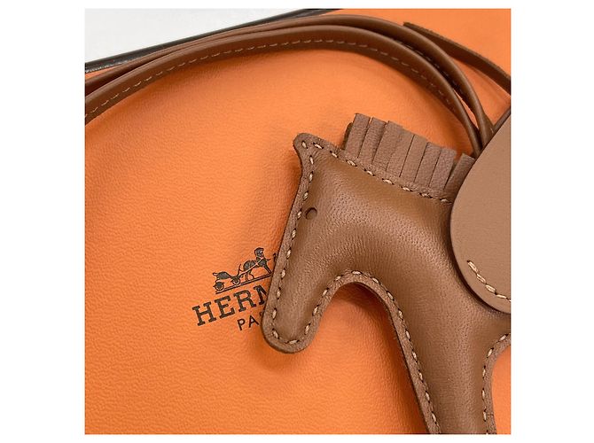 Hermès Charm Rodeo Pegasus Portachiavi Oro Arancione - vista 4