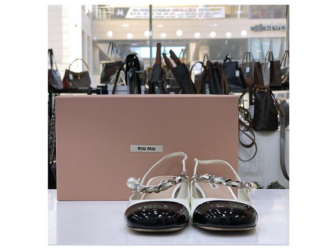 Miu Miu Mary Jane Slick Back da donna Argento - vista 3