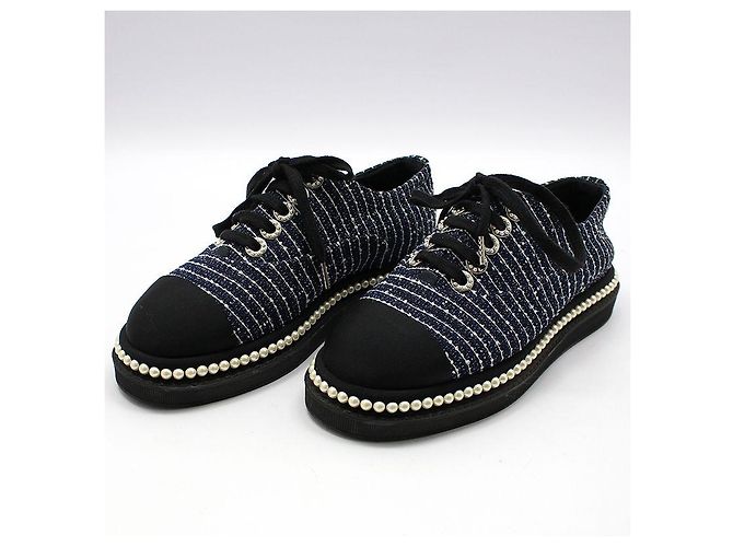 Chanel Sneakers in tweed con lacci di perle Blu - vista 2