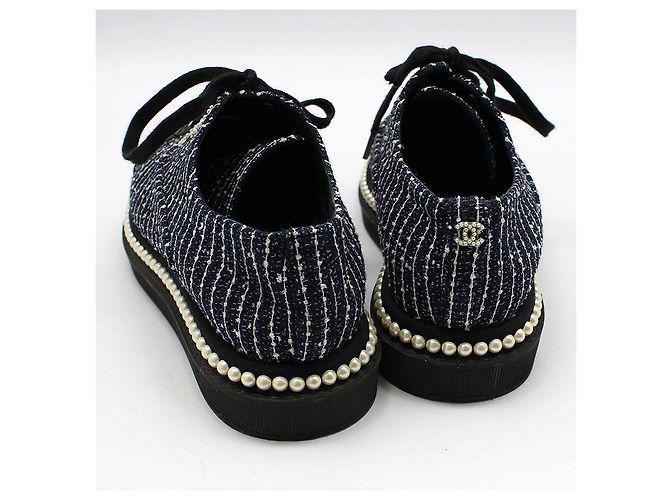 Chanel Sneakers in tweed con lacci di perle Blu - vista 5